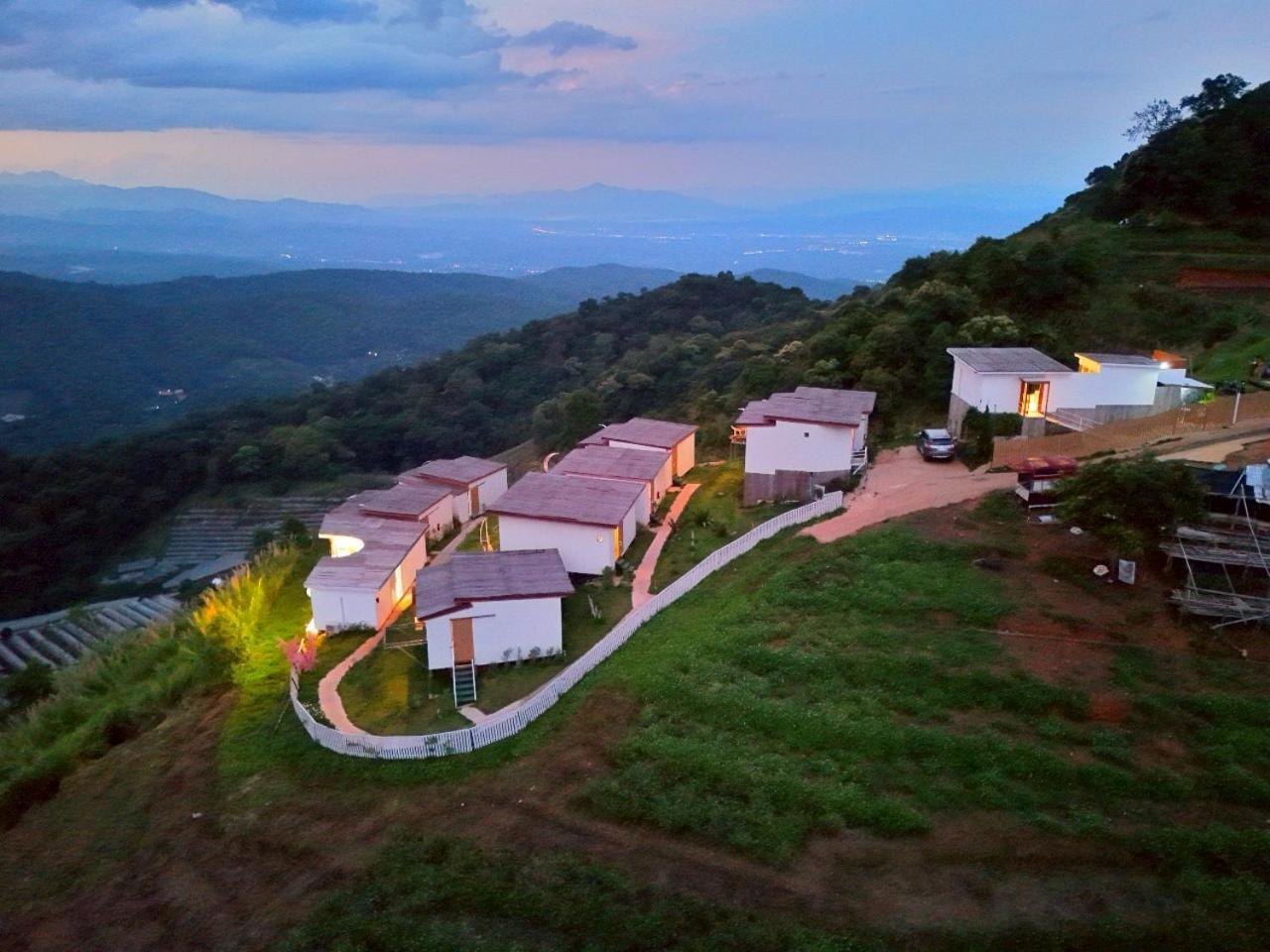 ไร่ดอยช้าง ม่อนเเจ่ม Hotel Mon Jam Exterior photo